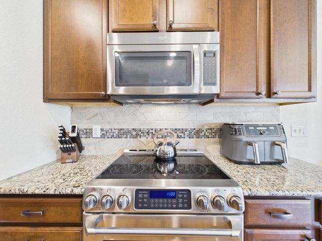 W272N387 Hilltop DRIVE, Waukesha, WI 53188