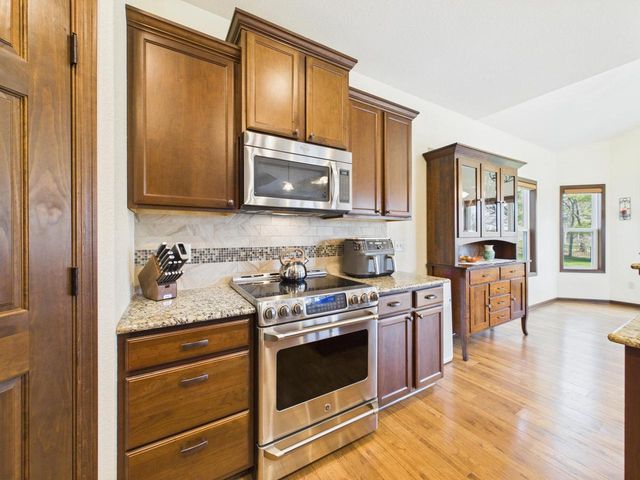 W272N387 Hilltop DRIVE, Waukesha, WI 53188
