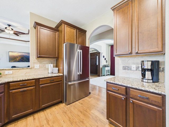 W272N387 Hilltop DRIVE, Waukesha, WI 53188