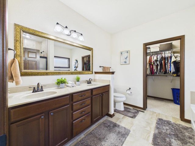 W272N387 Hilltop DRIVE, Waukesha, WI 53188