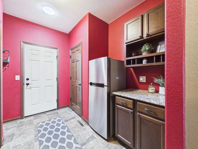W272N387 Hilltop DRIVE, Waukesha, WI 53188