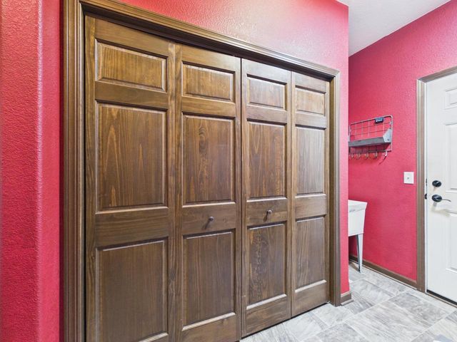 W272N387 Hilltop DRIVE, Waukesha, WI 53188
