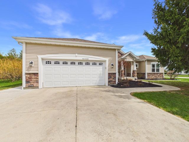 W272N387 Hilltop DRIVE, Waukesha, WI 53188