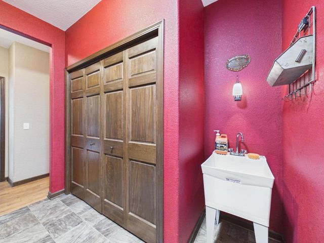 W272N387 Hilltop DRIVE, Waukesha, WI 53188