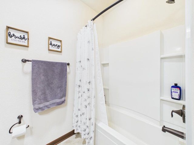 W272N387 Hilltop DRIVE, Waukesha, WI 53188