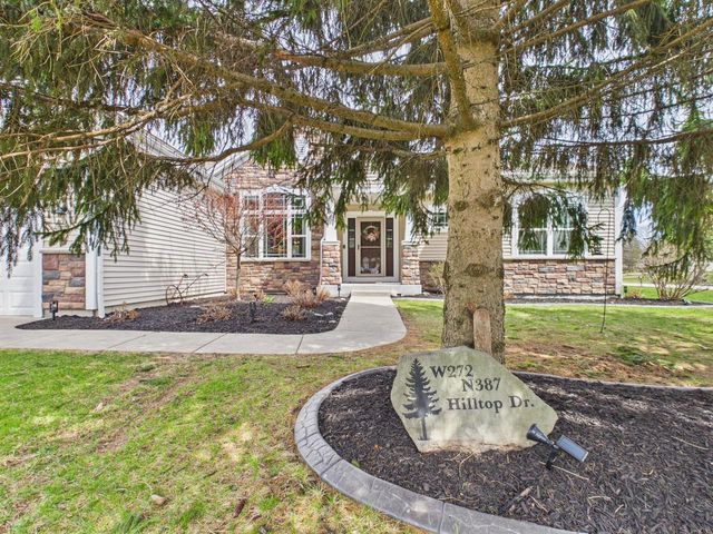 W272N387 Hilltop DRIVE, Waukesha, WI 53188