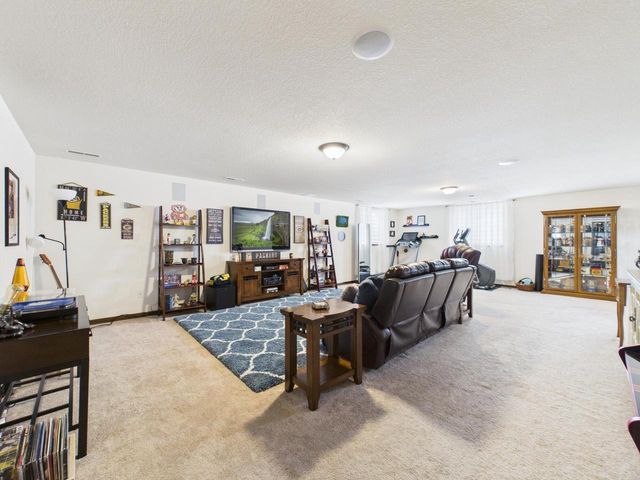 W272N387 Hilltop DRIVE, Waukesha, WI 53188