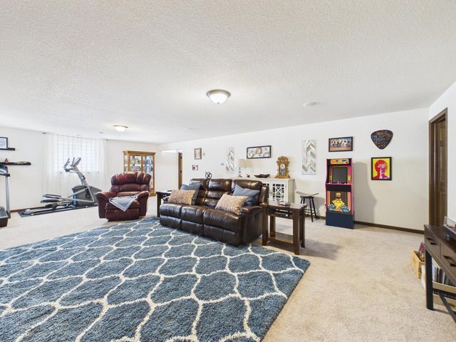 W272N387 Hilltop DRIVE, Waukesha, WI 53188