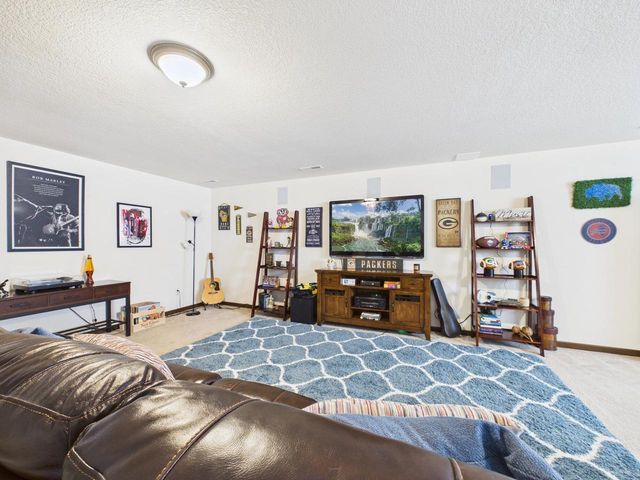 W272N387 Hilltop DRIVE, Waukesha, WI 53188