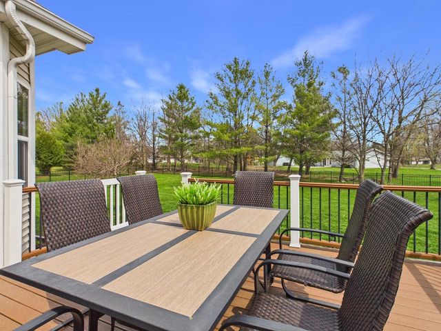 W272N387 Hilltop DRIVE, Waukesha, WI 53188