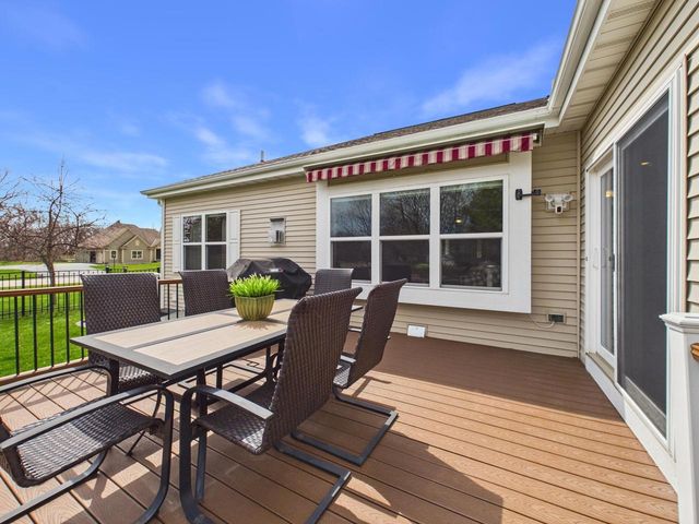 W272N387 Hilltop DRIVE, Waukesha, WI 53188