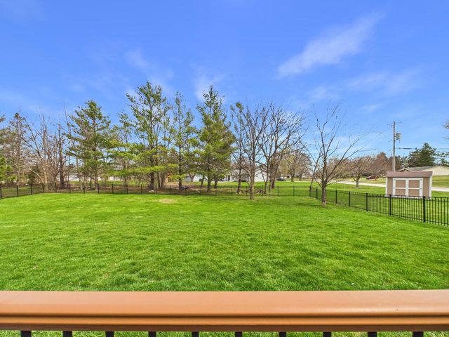 W272N387 Hilltop DRIVE, Waukesha, WI 53188