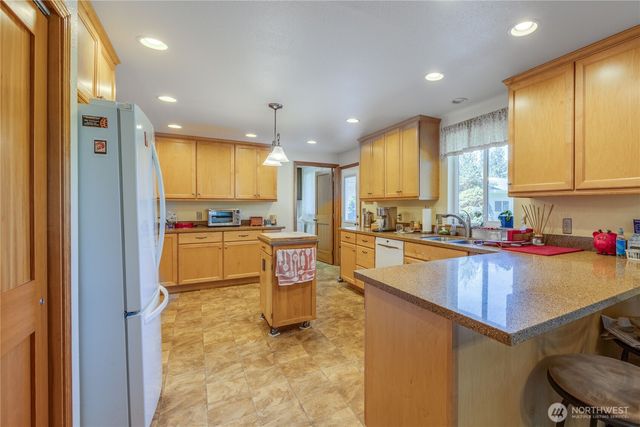 70 Starry Road, Sequim, WA 98382