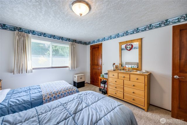 70 Starry Road, Sequim, WA 98382