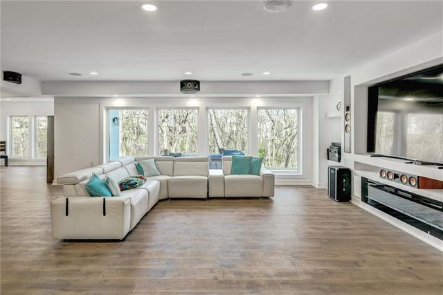 21384 W 93 Court, Lenexa, KS 66220