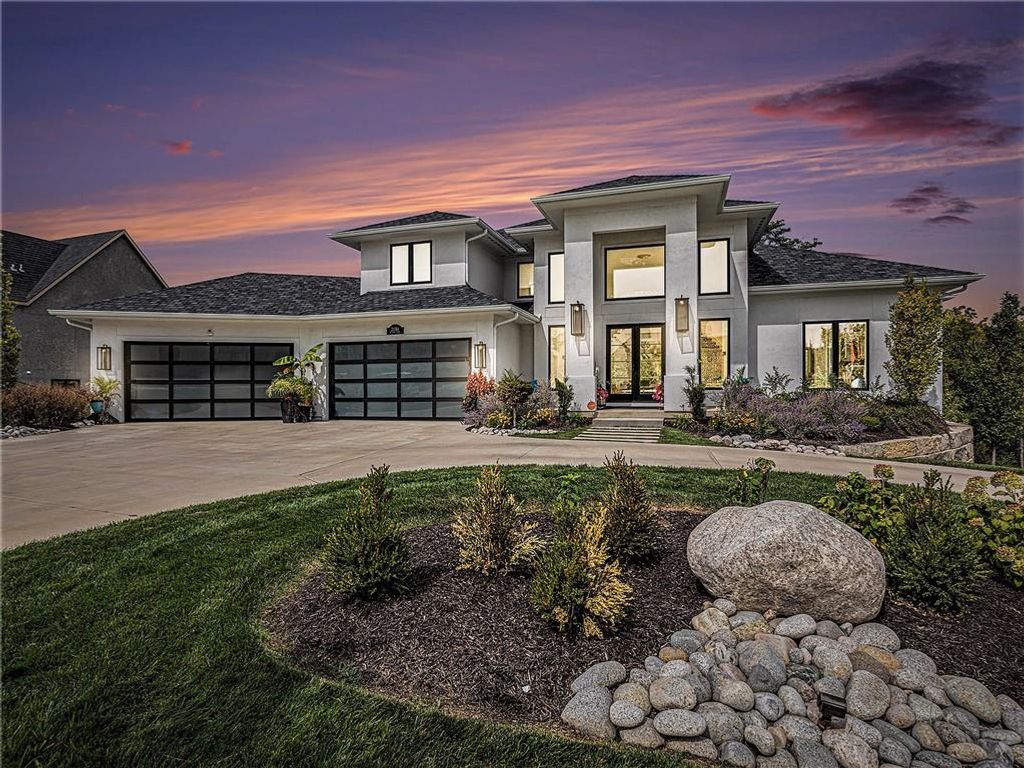 21384 W 93 Court, Lenexa, KS 66220