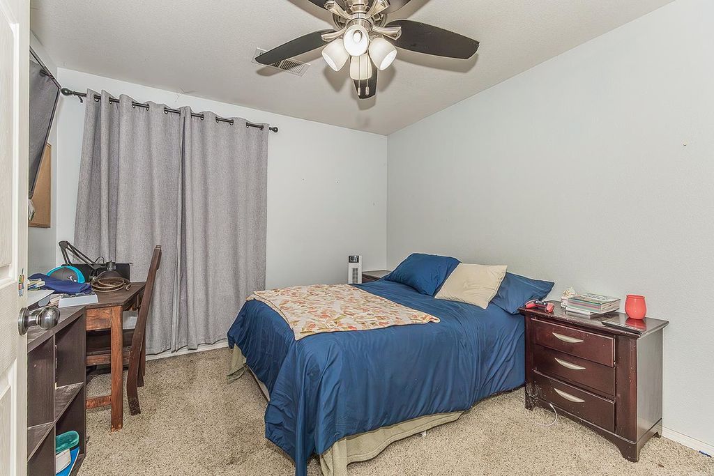 Image 23 of property listing at 1903 N Sunny Lane, Reedley, CA 93654