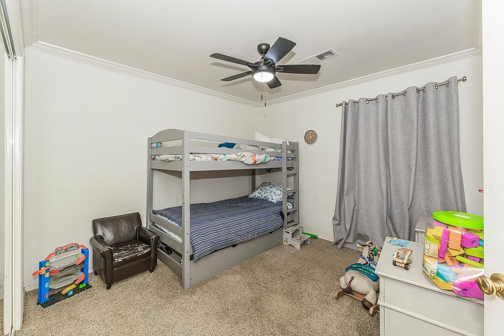 Image 27 of property listing at 1903 N Sunny Lane, Reedley, CA 93654