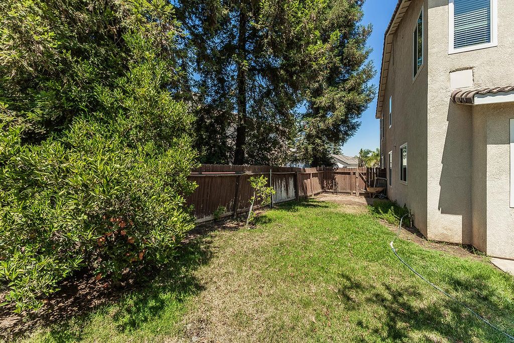 Image 34 of property listing at 1903 N Sunny Lane, Reedley, CA 93654