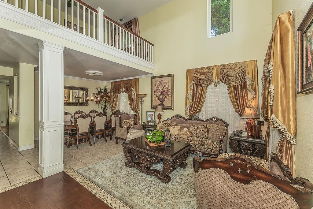 Image 5 of property listing at 1903 N Sunny Lane, Reedley, CA 93654