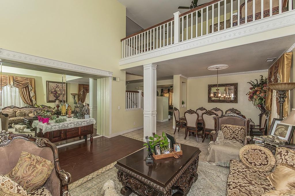 Image 6 of property listing at 1903 N Sunny Lane, Reedley, CA 93654