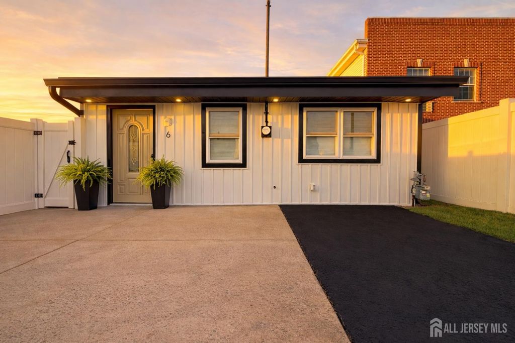 6 fitch Street, Carteret, NJ 07008