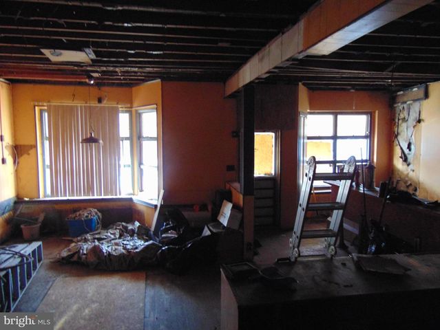185 BROADWAY, Westville, NJ 08093