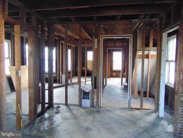 185 BROADWAY, Westville, NJ 08093