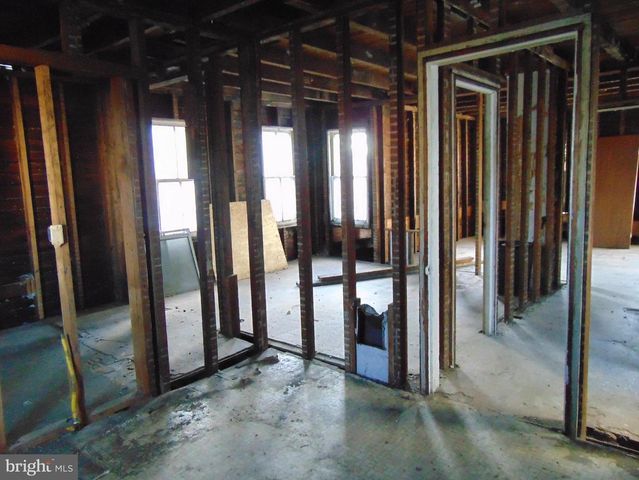 185 BROADWAY, Westville, NJ 08093