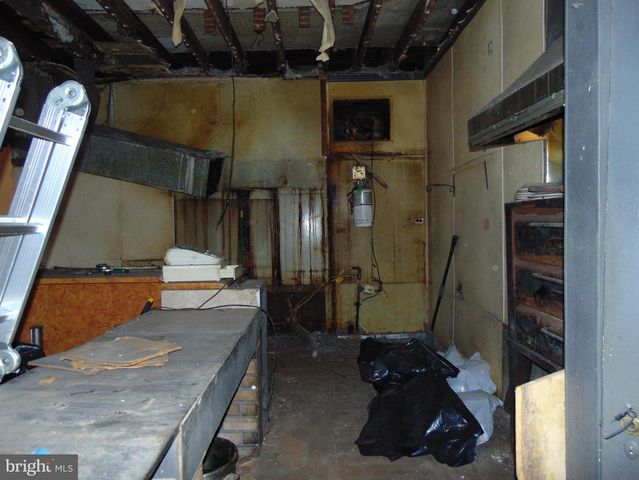 185 BROADWAY, Westville, NJ 08093