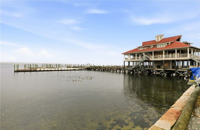 47 Windsor Road, Cranston, RI 02905