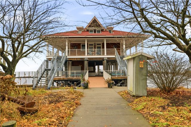 47 Windsor Road, Cranston, RI 02905