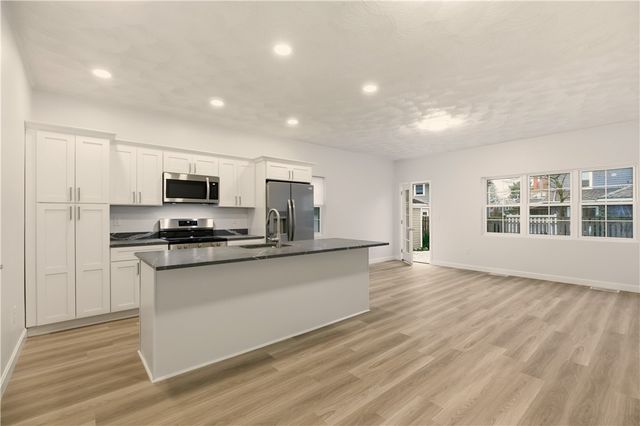 47 Windsor Road, Cranston, RI 02905