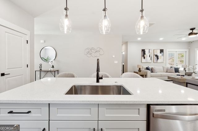 2428 Mills Bend, Decatur, GA 30034