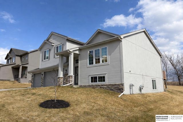 14701 S 17th Street, Bellevue, NE 68123