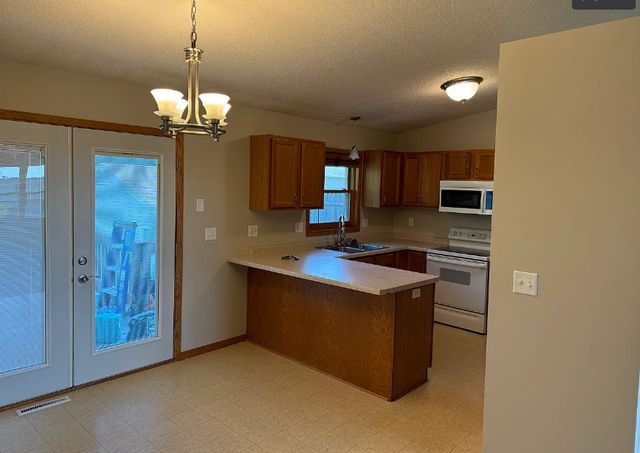 4932 NW 10th Street NW, Rochester, MN 55901