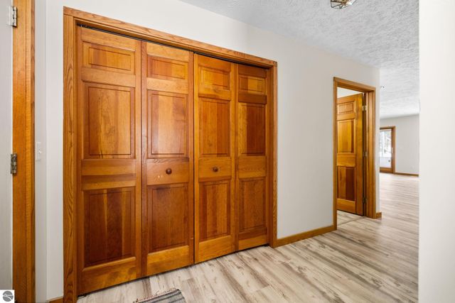 211 E 7th Street, Northport, MI 49670