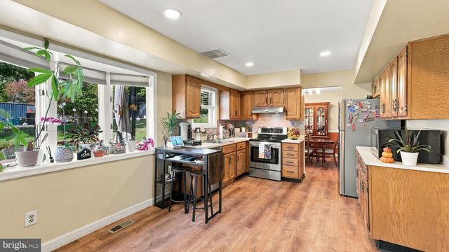 4 RUE CT, Fallsington, PA 19054