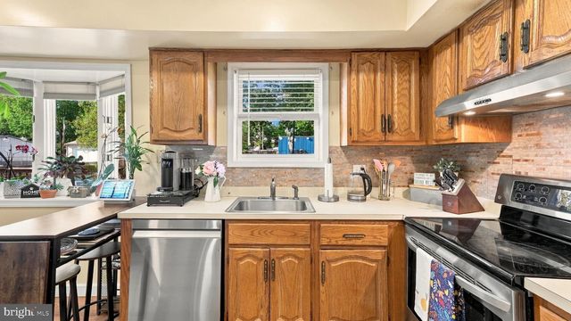 4 RUE CT, Fallsington, PA 19054