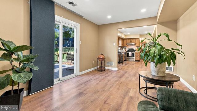 4 RUE CT, Fallsington, PA 19054
