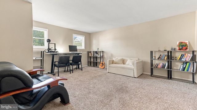 4 RUE CT, Fallsington, PA 19054