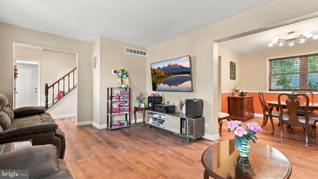 4 RUE CT, Fallsington, PA 19054