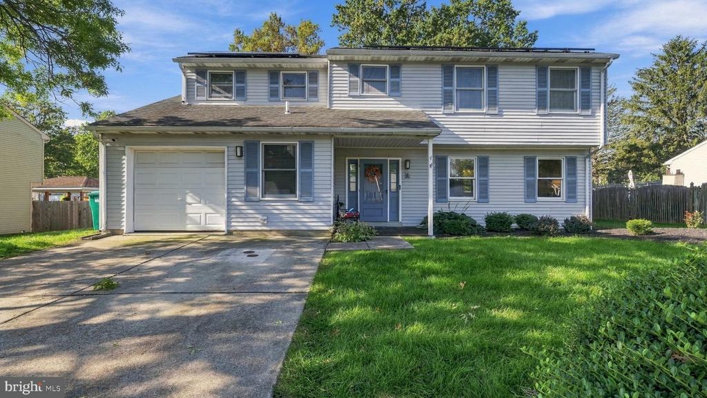 4 RUE CT, Fallsington, PA 19054