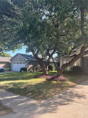 1704 Ascot LN, Cedar Park, TX 78613