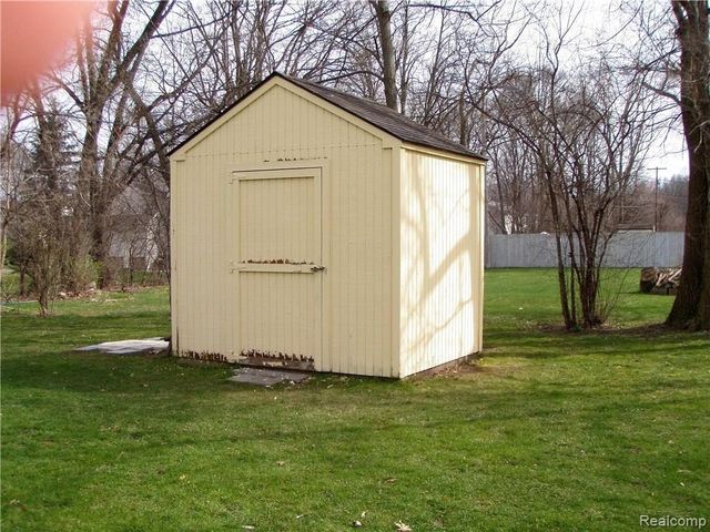 6360 Eastlawn Avenue, Clarkston, MI 48346