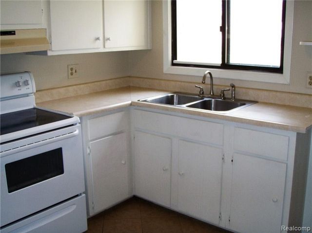 6360 Eastlawn Avenue, Clarkston, MI 48346