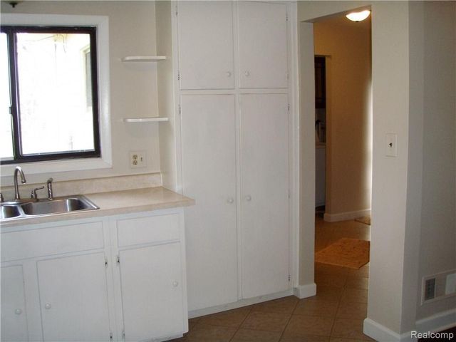 6360 Eastlawn Avenue, Clarkston, MI 48346