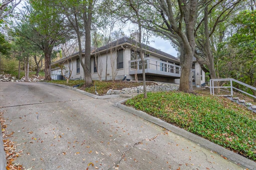 2001 Deepdale Drive, Westover Hills, TX 76107 — photo 4