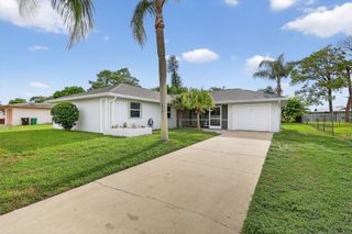 726 SW Ravenswood Ln, Port St Lucie, FL 34983