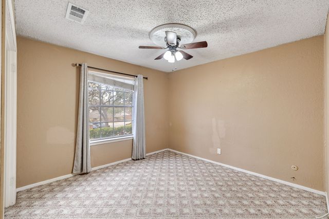 1904 Bay Oaks Court, Fort Worth, TX 76112